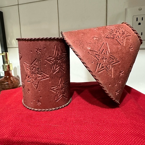 Country style tin candle holder - Picture 2 of 2